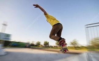 成人滑板长啥样子的视频,时尚运动新宠儿的造型与魅力